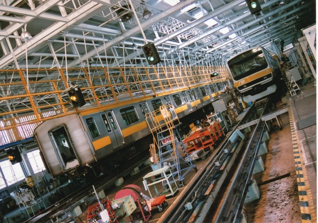 写真: 電車の工場