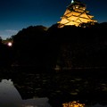 写真: 月と大阪城