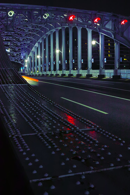 写真: 鉄の橋