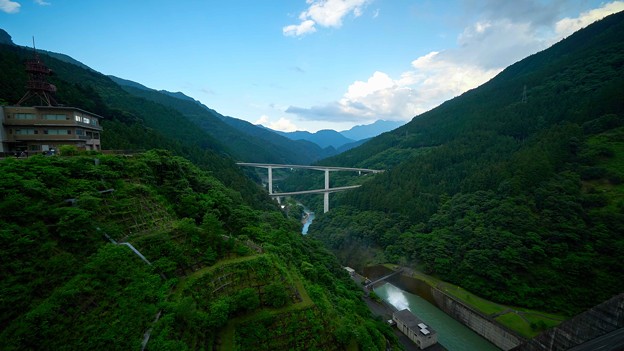 写真: 滝沢ダム-ループ橋