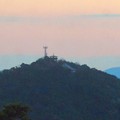 初日の出前の浄土寺山展望台と不動岩（右下）
