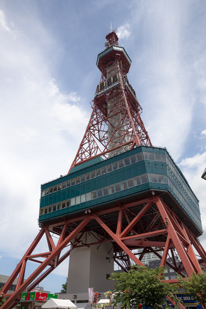 写真: テレビ塔、塗装完成後はじめての撮影