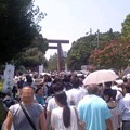 写真: 靖国神社へ参拝（8月15日）