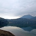 写真: 高千穂峰と御池