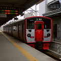 写真: 熊本駅0番線に停まる815系。