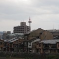 遠景の京都タワー。