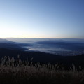 信州　高ボッチ山から　諏訪湖の夜明け