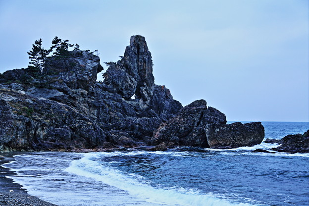 写真: 曽々木海岸　窓岩