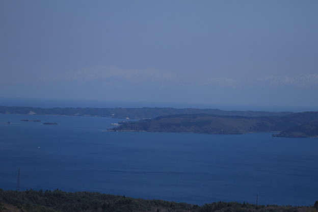 写真: 七尾湾から　立山連峰を望む　　雲ではありません(^^ゞ