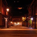 写真: 暗くなり夜は静かな茶屋の町並み・・ひがし茶屋街?
