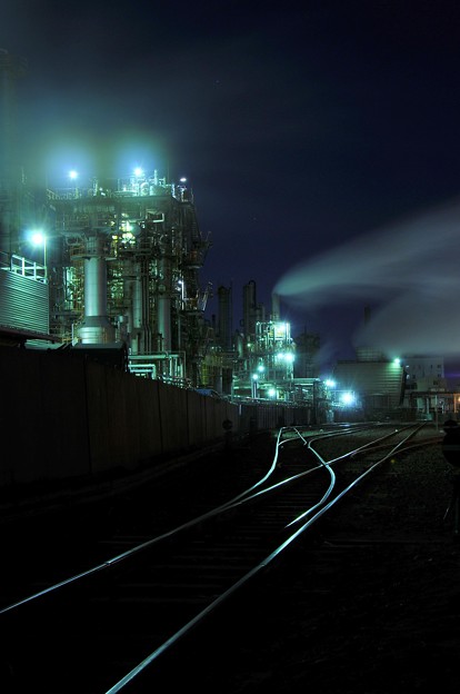 写真: 京浜工業地帯の工場夜景 千鳥町?・・20130126