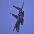 写真: アフターバーナーで急速旋回へ小松基地から第306飛行隊F-15Jイーグル