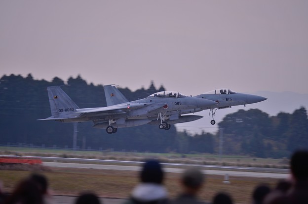 写真: 朝早くから始まったオープニング飛行 第23飛行隊F-15イーグル