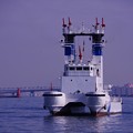 写真: 海上保安庁の消火艇も登場・・横浜出初式