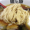 写真: 醤油中華そば・味玉入り　麺アップ