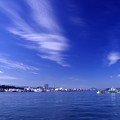 写真: 博多湾と秋空♪
