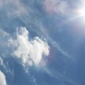 写真: ベール状の雲に層積雲の浮浪雲