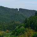 写真: 小山ダムから送電鉄塔